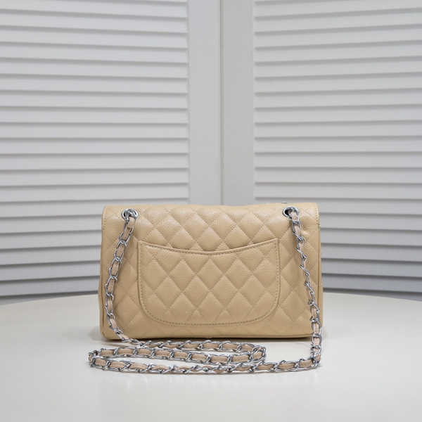 シャネルバッグ側面デザイン